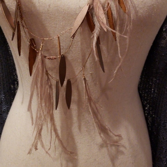 Amrita Singh Tulum Faux Ostrich feather adjustable Necklace - NWT - Picture 4 of 4